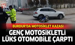 Burdur'da Otomobil ile Motosiklet Çarpıştı: 1 Genç Yaralandı