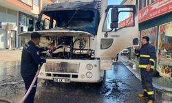 Park halindeyken alev alan kamyon kullanılamaz hale geldi