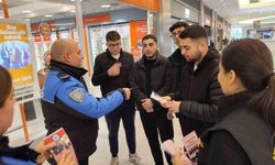 Polis vatandaşları bilgilendirmeye devam ediyor