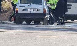 Şarkikaraağaç'ta elektrikli bisikletle otomobil çarpıştı, 2 kişi yaralandı