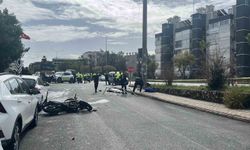 Antalya'da hafif ticari araç motosikletle çarpıştı: 1 ölü