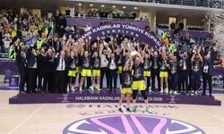 Fenerbahçe Opet, Halkbank Kadınlar Türkiye Kupası'nın sahibi oldu
