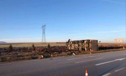 Kamyonla çarpışan otomobil sürücüsü hayatını kaybetti