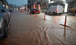 Kemer'de sağanak etkili oldu