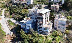 Alanya'da 3 bina tedbir amaçlı tahliye edildi