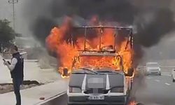 Denizli'de seyir halindeki araç alevlere teslim oldu