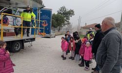 Jandarmadan çocuklara emniyet kemeri eğitimi