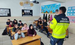 Jandarmadan öğrenci ve öğretmenlere trafik eğitimi