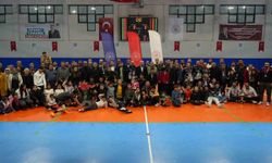 Tavas'ta mahalleler kozlarını sahada paylaştı