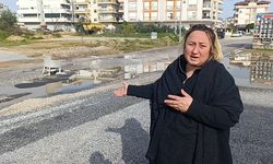 Yağışların sebep olduğu yoldaki çukura koltuklu önlem