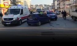 Antalya Manavgat’ta Feci Kaza: Motosiklet ile Otomobil Çarpıştı, 3 Yaralı