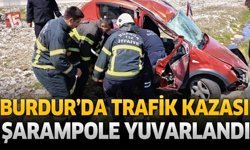 Antalya-Burdur Karayolunda Kaza: Araç Şarampole Uçtu, 2 Yaralı
