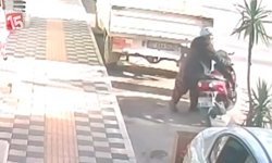 Antalya Serik’te büfe önünde saniyelik hırsızlık