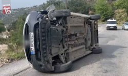 Antalya Alanya’da Hafif Ticari Araç Devrildi: Sürücü Yaralandı