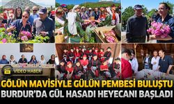 Gölün Mavisiyle Gülün Pembesi Buluştu: Burdur’da Renkli Hasat