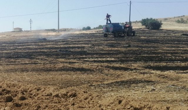 Isparta'da 30 dönüm tarla yanarak kül oldu