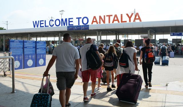 Antalya’ya havayolu ile son 5 yılda en çok girişi yapılan temmuz günü rekoru kırıldı