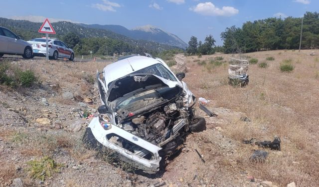 Şarampole uçan hafif ticari aracın sürücüsü yaralandı