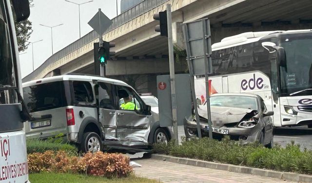 Kırmızı ışık ihlali kaza yaptırdı: 1 yaralı