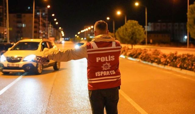 Abartı egzoz ve modifiye araç denetiminde 16 araç sürücüsüne para cezası uygulandı