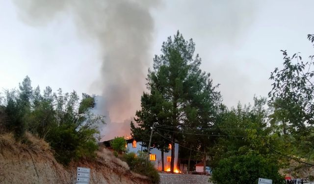 Camiyi kül eden yangının görüntüsü ortaya çıktı