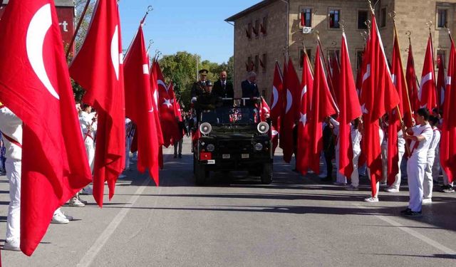 Isparta’da Cumhuriyet Bayramı’nın 102’inci yıl dönümü coşkuyla kutlandı