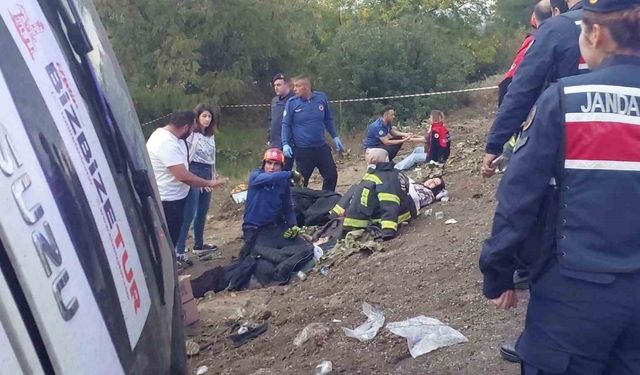 İzmir’den Buldana ziyarete gelen tur otobüsü dönüş yolunda şarampole yuvarlandı, çok sayıda yaralı olduğu öğrenildi