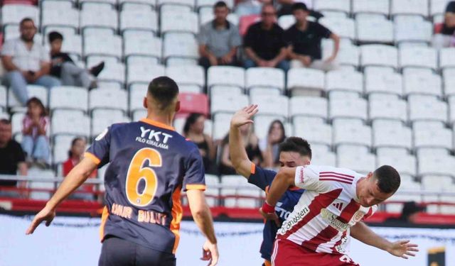 Trendyol Süper Lig: Antalyaspor: 0 - RAMS Başakşehir: 4 (Maç sonucu)