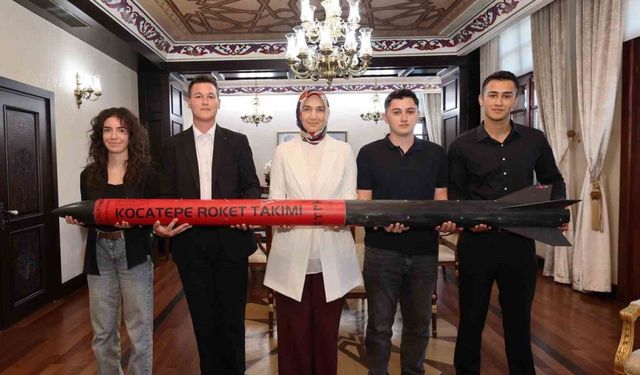 Valiyi ziyarete roketle geldiler