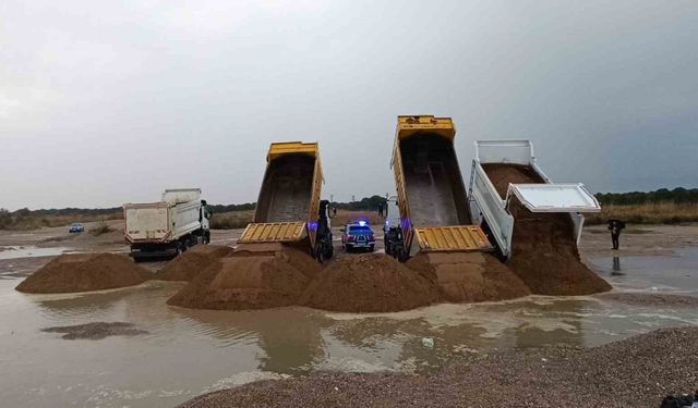 Antalya'da kumları çalıp sahilleri talan etmişlerdi: Kamyonlar dolusu plaj kumu bulundu