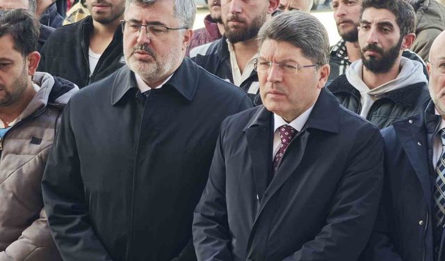 Bakan Tunç vefat eden vatandaşların cenaze törenlerine katıldı