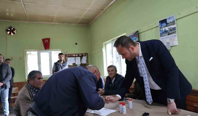 Çivril Belediyesi şap hastalığına karşı çiftçinin yanında