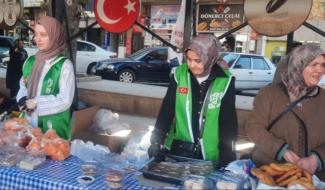 Gazze için hayır çarşısı kurdular