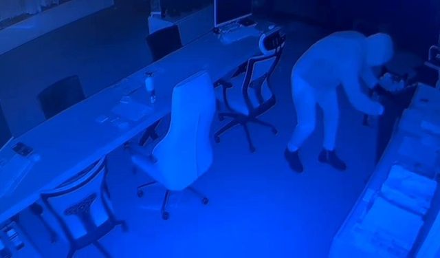 İş yerinin kasasından 1 milyon TL değerinde döviz çalan hırsız, eski çalışanı çıktı