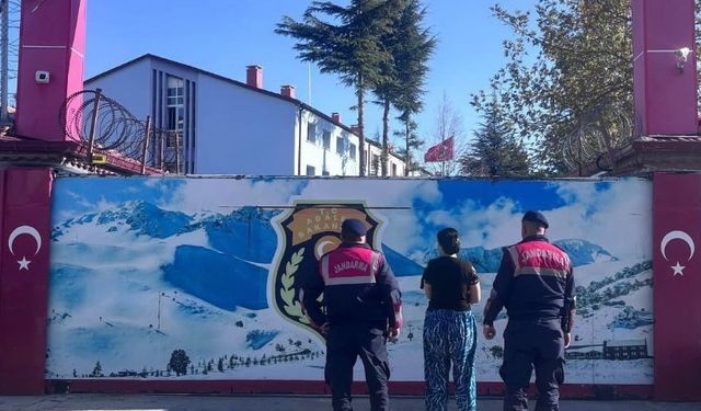 Isparta'da silahlı tehdit suçundan aranan hükümlü yakalandı