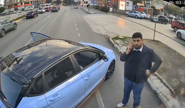 Kadın şoförün kullandığı otobüsün önünü kesen genç, 'maganda' ilan edilmesine tepki gösterdi
