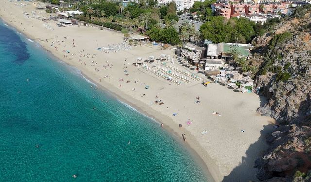 Rize'nin yaylalarında kar Alanya'da güneş