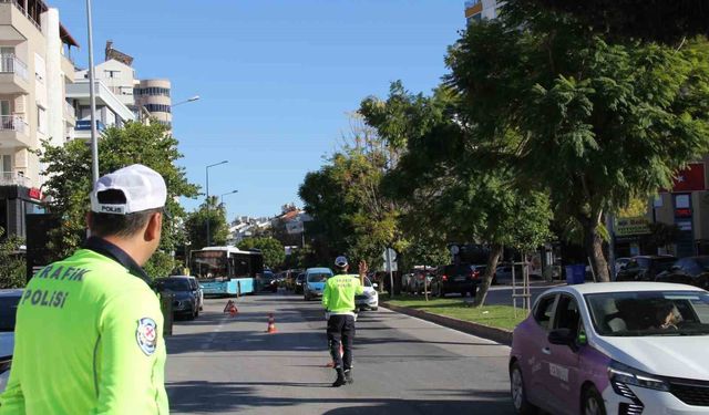 Antalya'da son 1 haftada 11 bin 553 araç ve sürücüne ceza kesildi