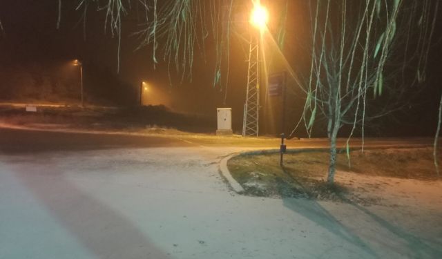 Denizli'nin yüksek kesimleri beyaza büründü