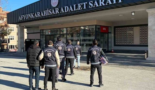 Düzensiz göçmen operasyonunda 4 kişi tutuklandı