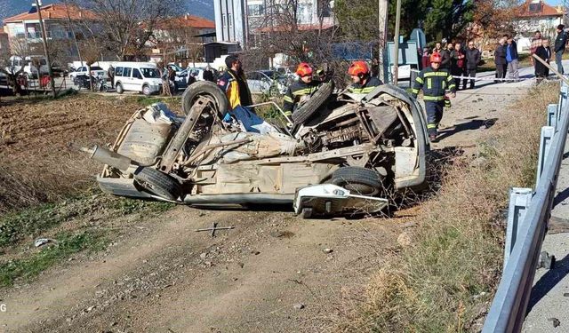 İki aracın çarpıştığı kazada yaşlı sürücü hayatını kaybetti