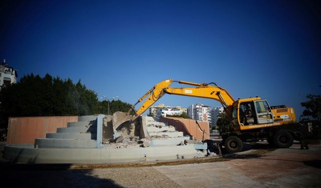 Konyaaltı'nda parklardaki havuzlar kaldırılıp yeri yeşil alan olacak