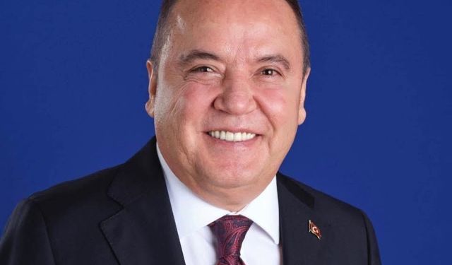 Muhittin Böcek hastaneye kaldırıldı