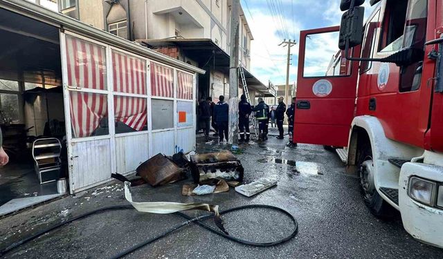 Aksu'da iş yeri yangını korkuttu