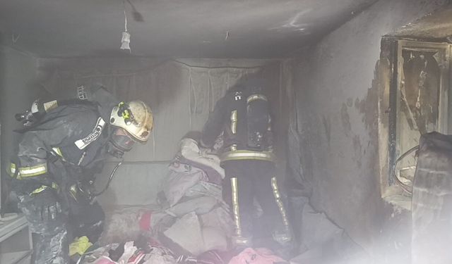 Antalya'da binanın bodrum katı çıkan yangında küle döndü