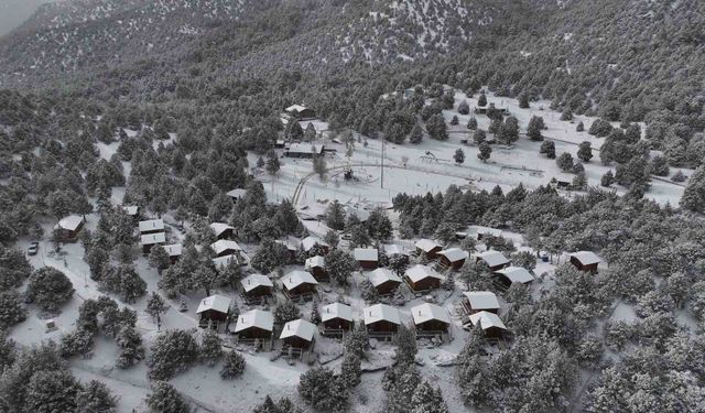 Denizli teleferikte yeni dönem kar manzarasıyla başlıyor