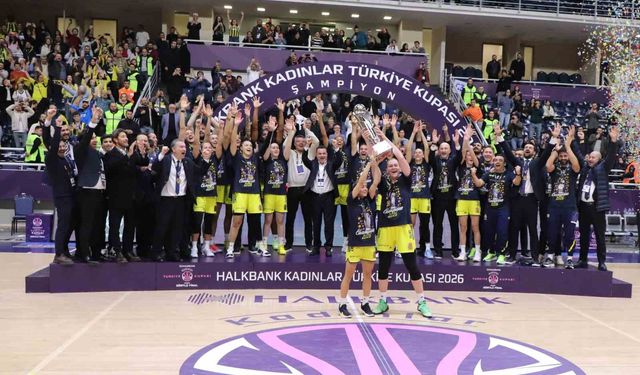 Fenerbahçe Opet, Halkbank Kadınlar Türkiye Kupası'nın sahibi oldu
