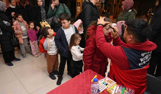 Isparta Belediyesi'nden karne şenlikleri