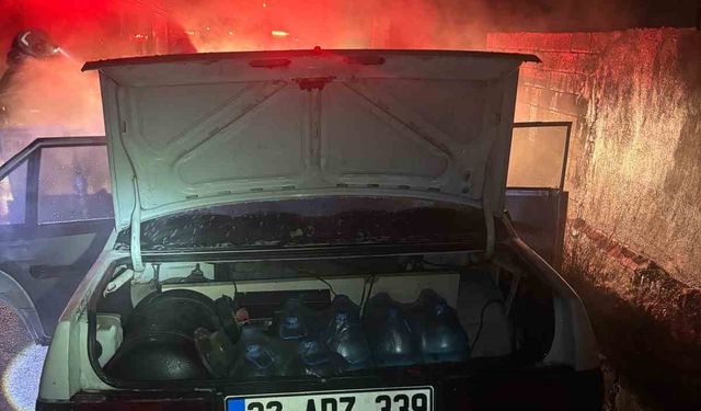 Isparta'da seyir halindeki Fiat Tofaş otomobil alev aldı