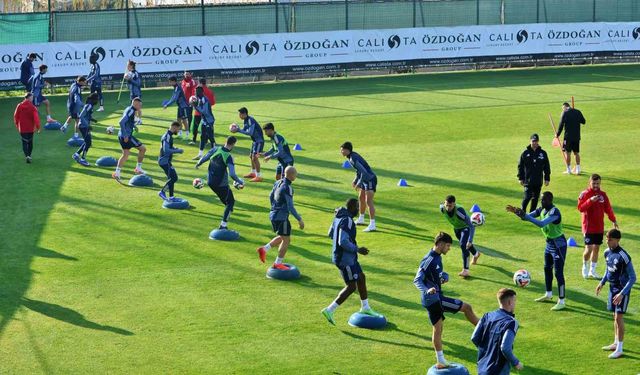 Kasımpaşa, devre arası çalışmalarını Antalya'da sürdürüyor